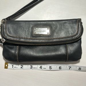 Nine West black wristlet